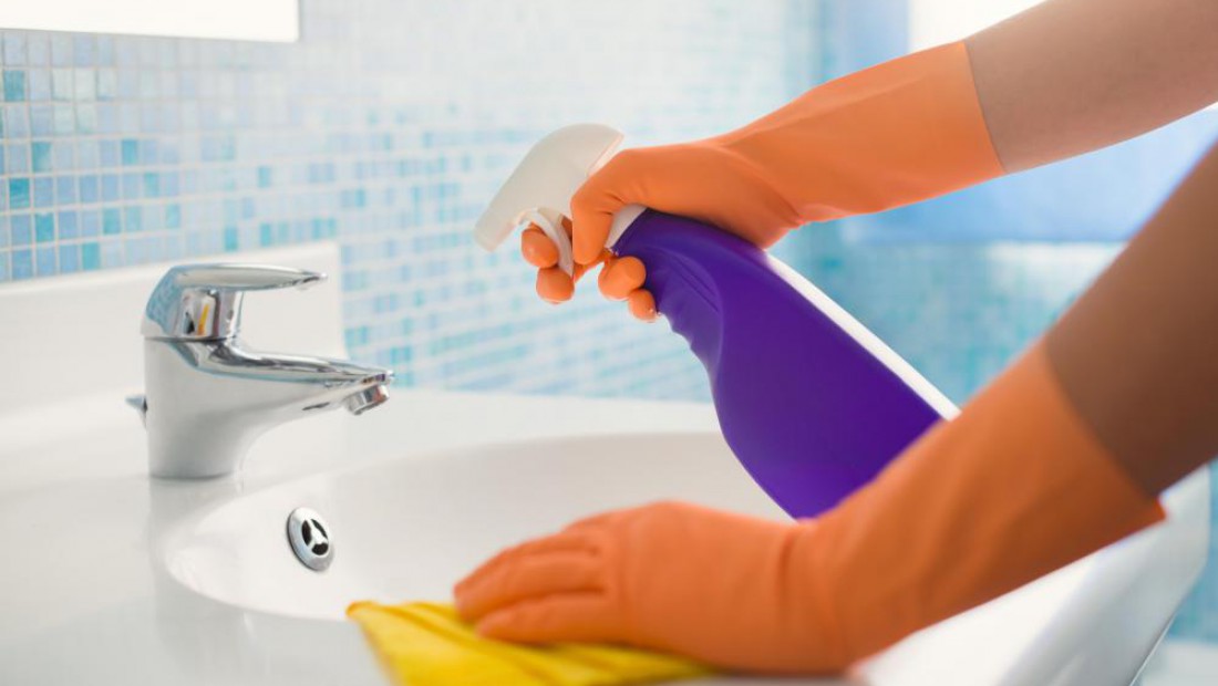 Badkamer-schoonmaken_Home_Planetfem Badkamer-schoonmaken_Home_Planetfem